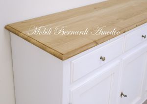 Credenza in legno massiccio con finitura colore bianco e top in legno di rovere lunghezza 2 metri